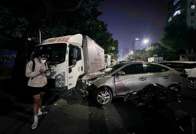 Vụ tai nạn liên hoàn trên đường Nguyễn Chánh (Hà Nội): 1 người tử vong, lái xe vi phạm nồng độ cồn